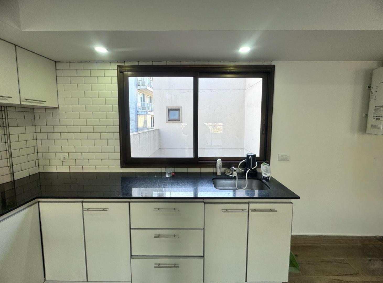 Foto de Alquiler de departamento 3 ambiente con balcón terraza, muy luminoso en, imagen 3