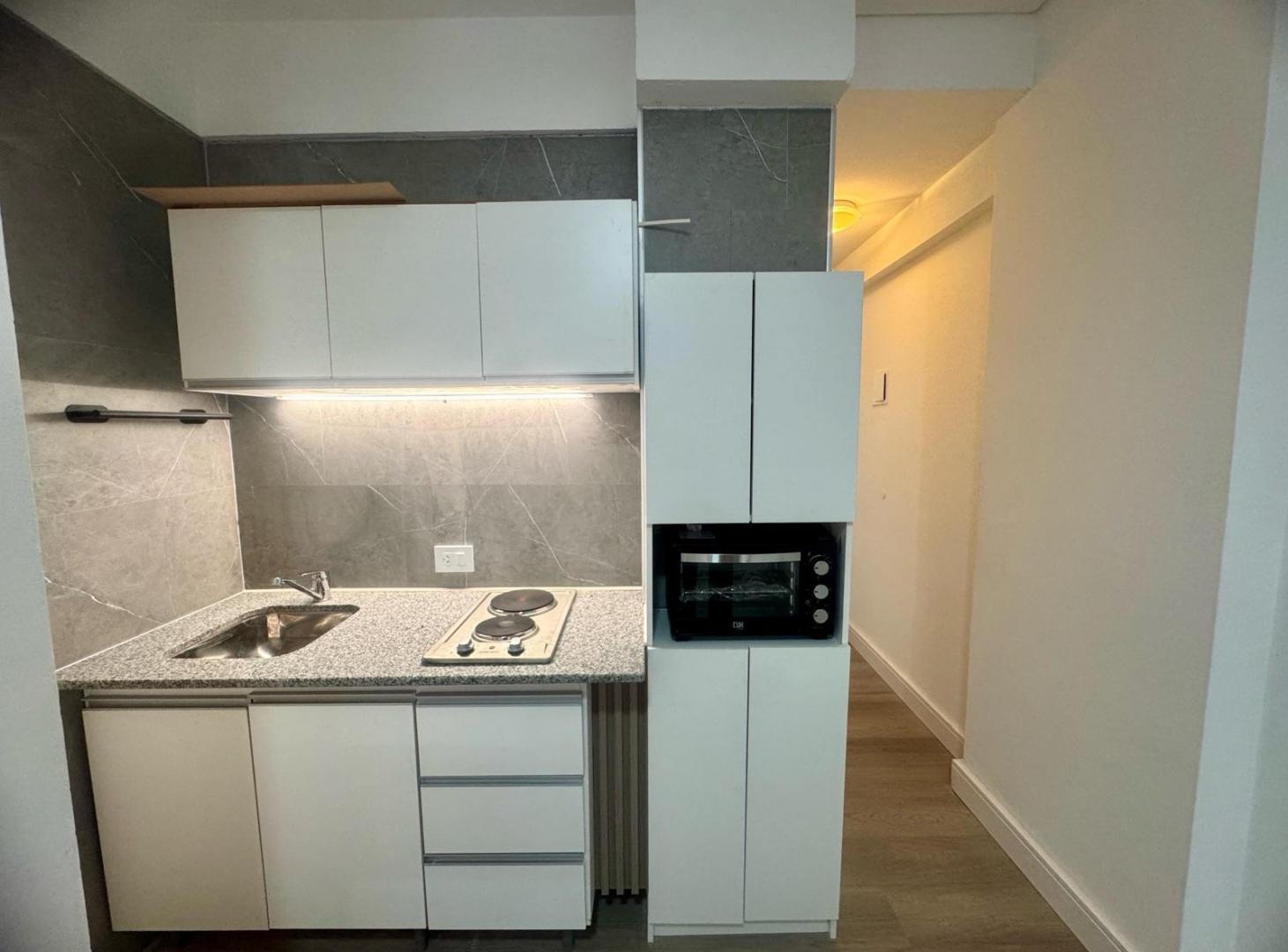 Foto de Alquiler de Departamento monoambiente con balcón totalmente reciclado, imagen 2