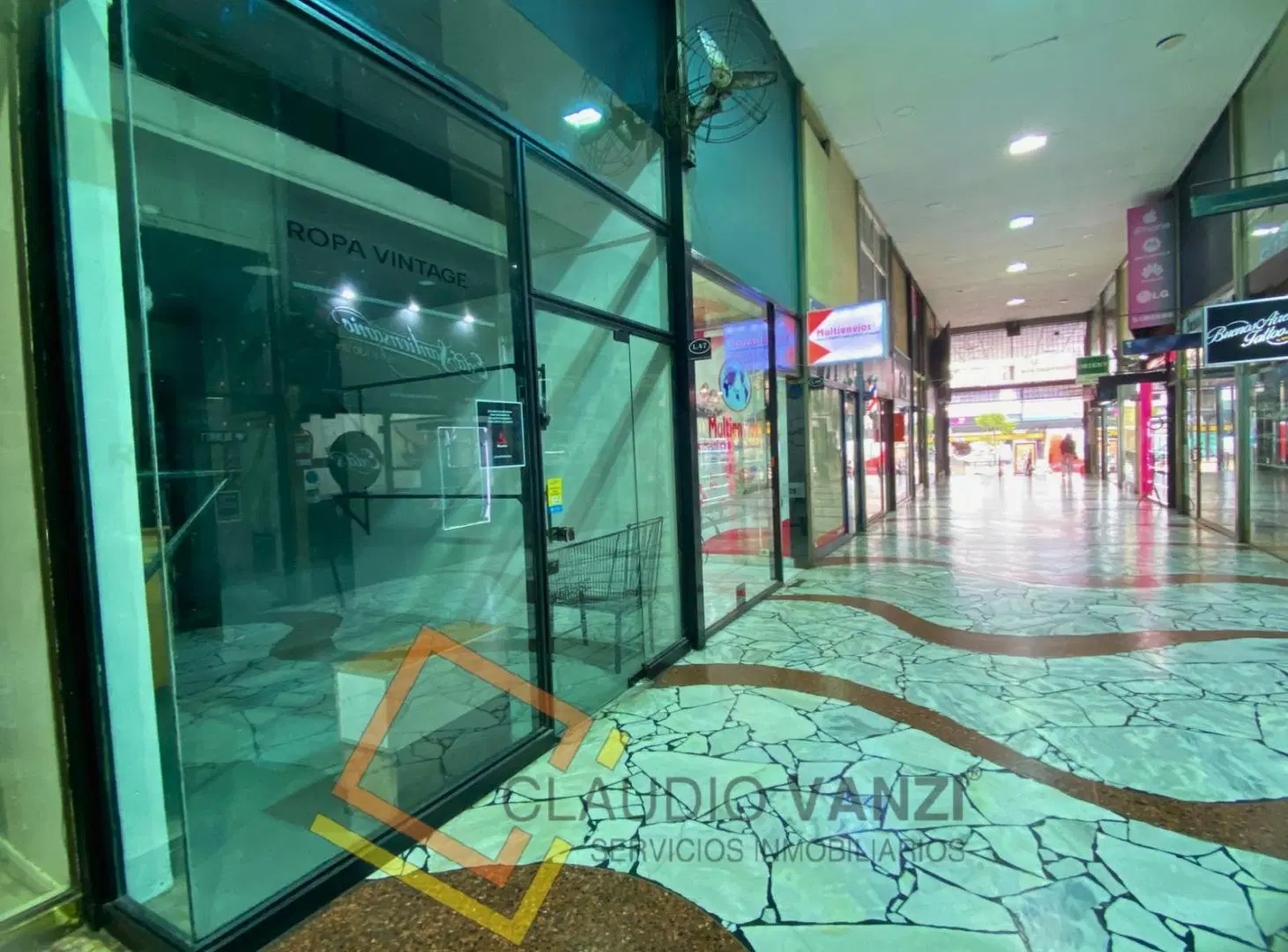 LOCAL EN ALQUILER EN LA GALERIA RIO DE JANEIRO 3