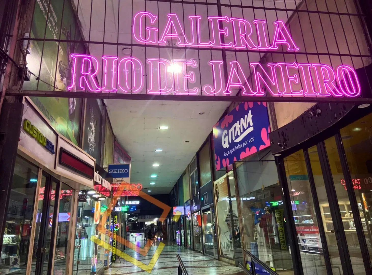 LOCAL EN ALQUILER EN LA GALERIA RIO DE JANEIRO 1