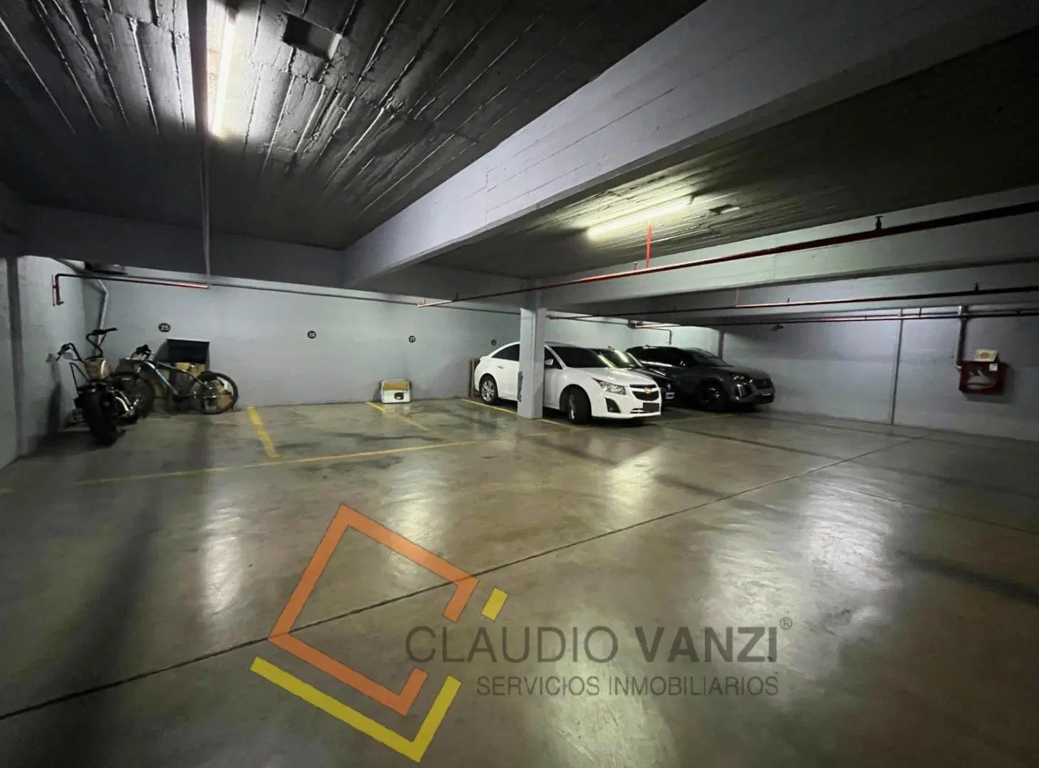 VENTA – COCHERA FIJA Y CUBIERTA SOBRE AV. DEL LIBERTADOR 1
