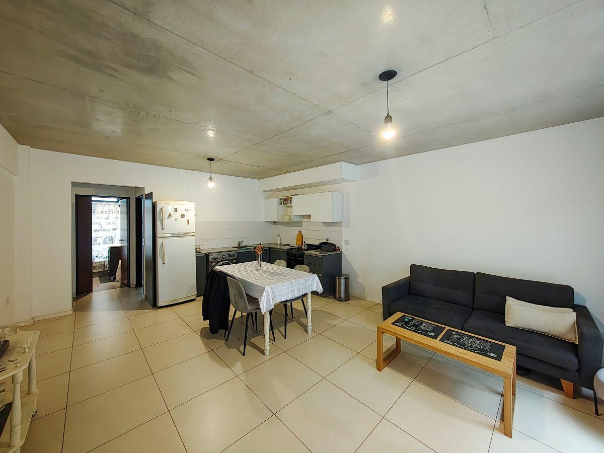 Foto de Excelente 2 Ambientes con Patio y Cochera, Todo a Nuevo, en Caballito, imagen 5
