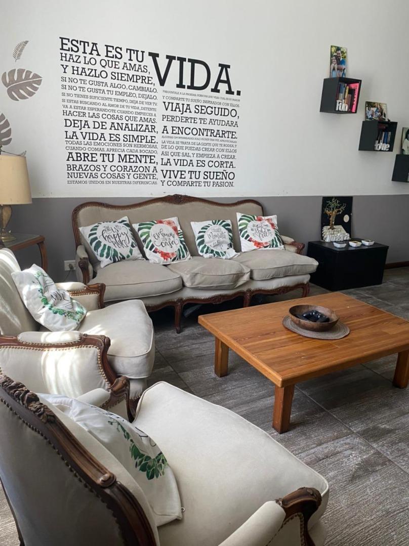 BANFIELD !! Excelente e impecable Chalet 2 plantas 3 dorm