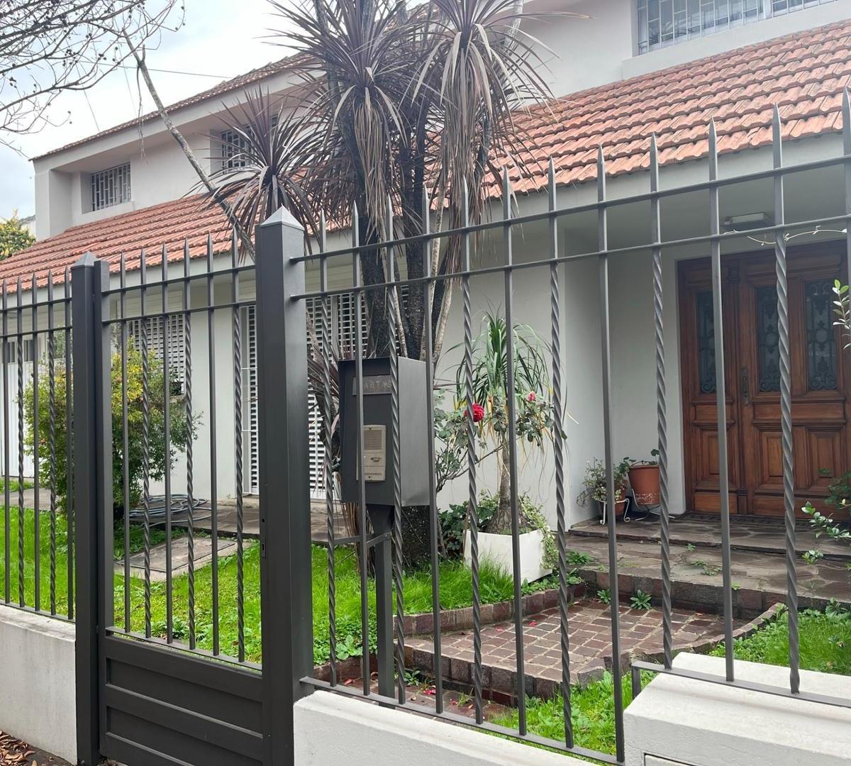 ADROGUE chalet en venta inmejorable ubicación 3 DORM