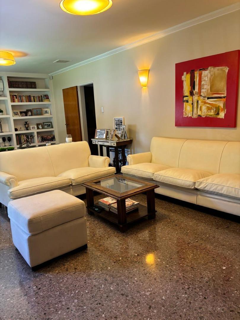 Adrogue chalet en venta c/3 dorm extraordinaria ubicación