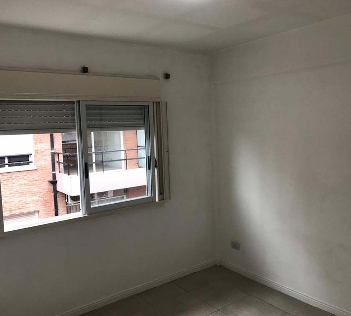 Foto de Departamento 2 ambientes con cochera !!! Inmejorable Ubicaci, imagen 3