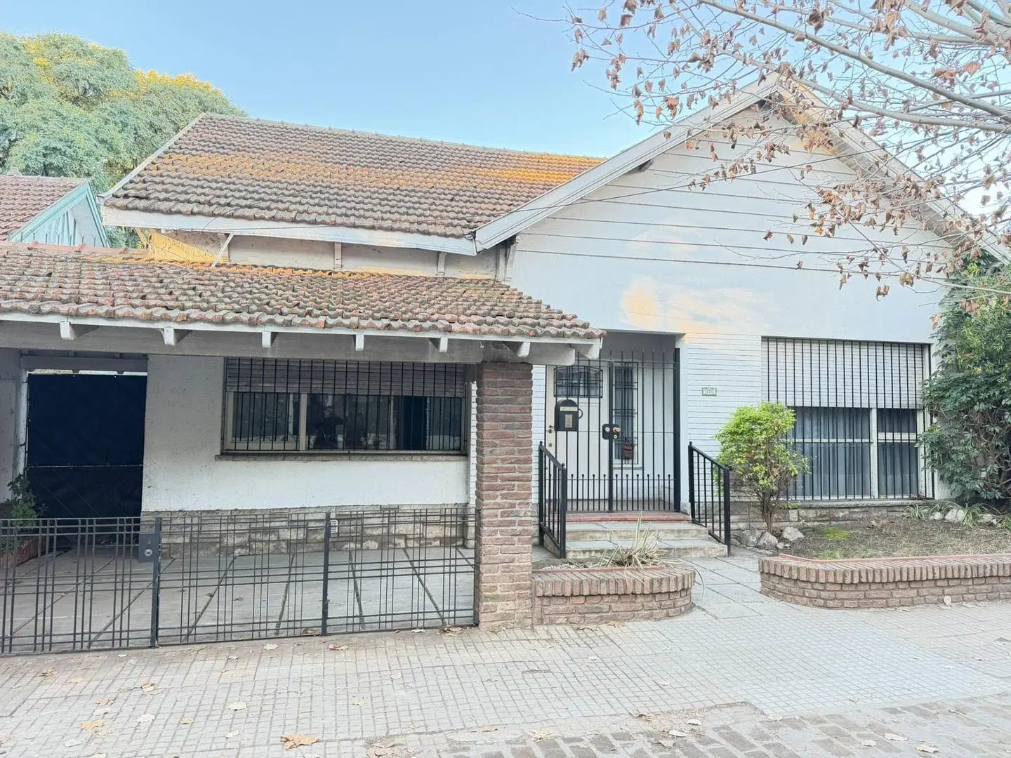Adrogue casa en VENTA 3 dorm cochera jardin  plaza Brown 8