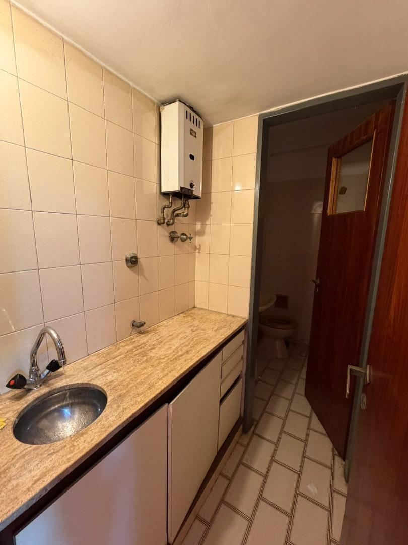 Foto de ALQUILER adrogue oficina kichinette baño Apto profesional, imagen 4