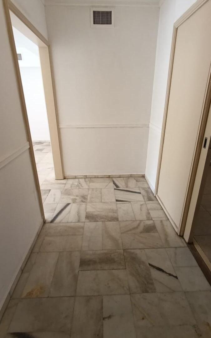 Foto de AMPLIO DEPARTAMENTO EN CENTRO. 3 DORMITORIOS. PATIO, imagen 5