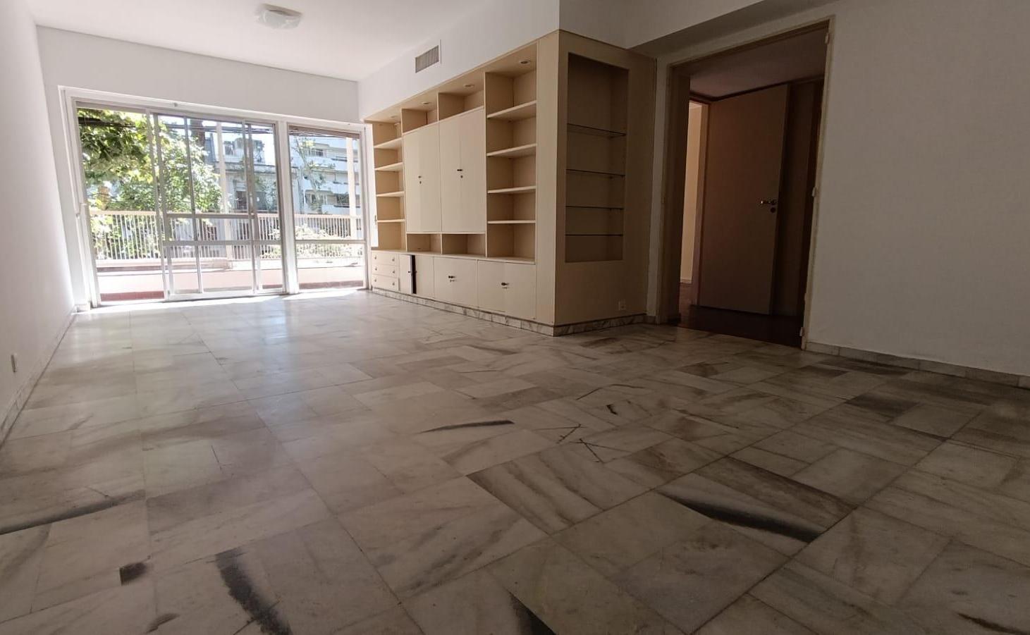 Foto de AMPLIO DEPARTAMENTO EN CENTRO. 3 DORMITORIOS. PATIO, imagen 3
