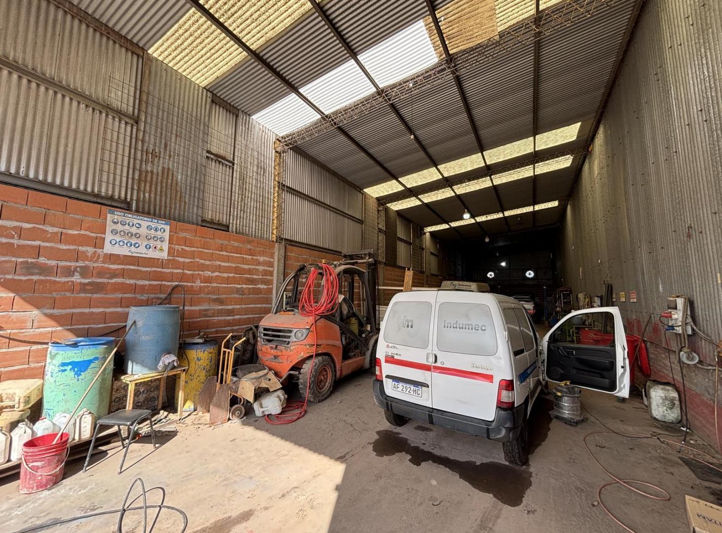 Foto de Battle y Ordoñez - Bv Avellaneda - 2190 m2 cubiertos de galpon 1710 m2, imagen 3