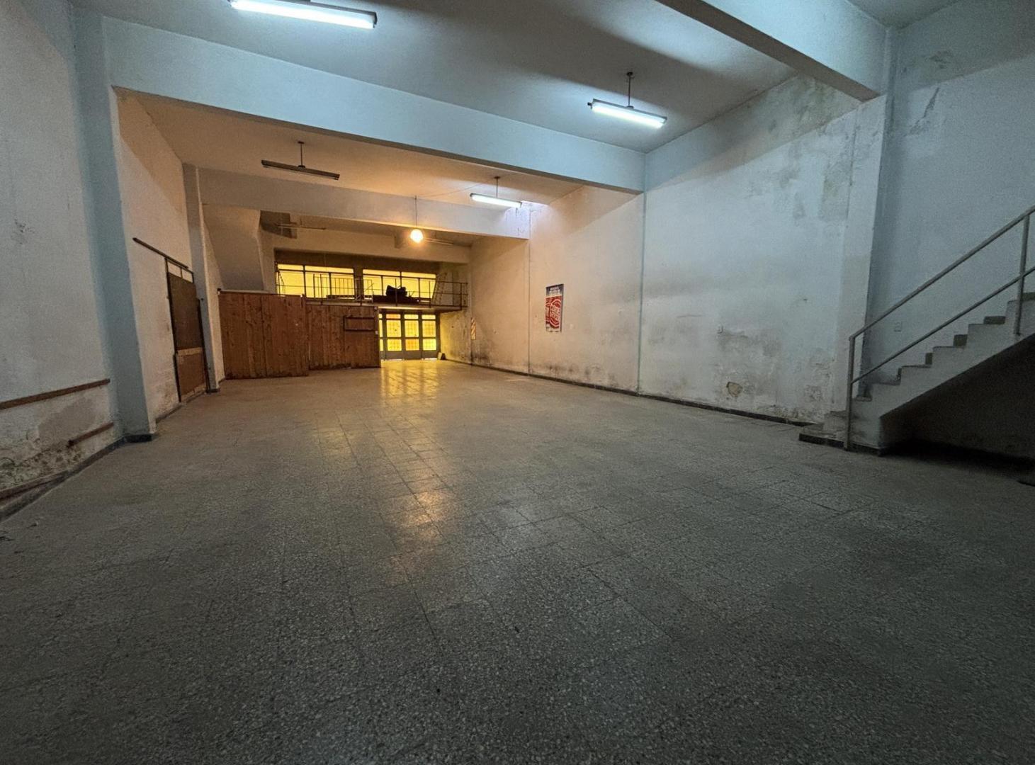 Foto de Local comercial / deposito en alquiler 260 m2 totales, imagen 3
