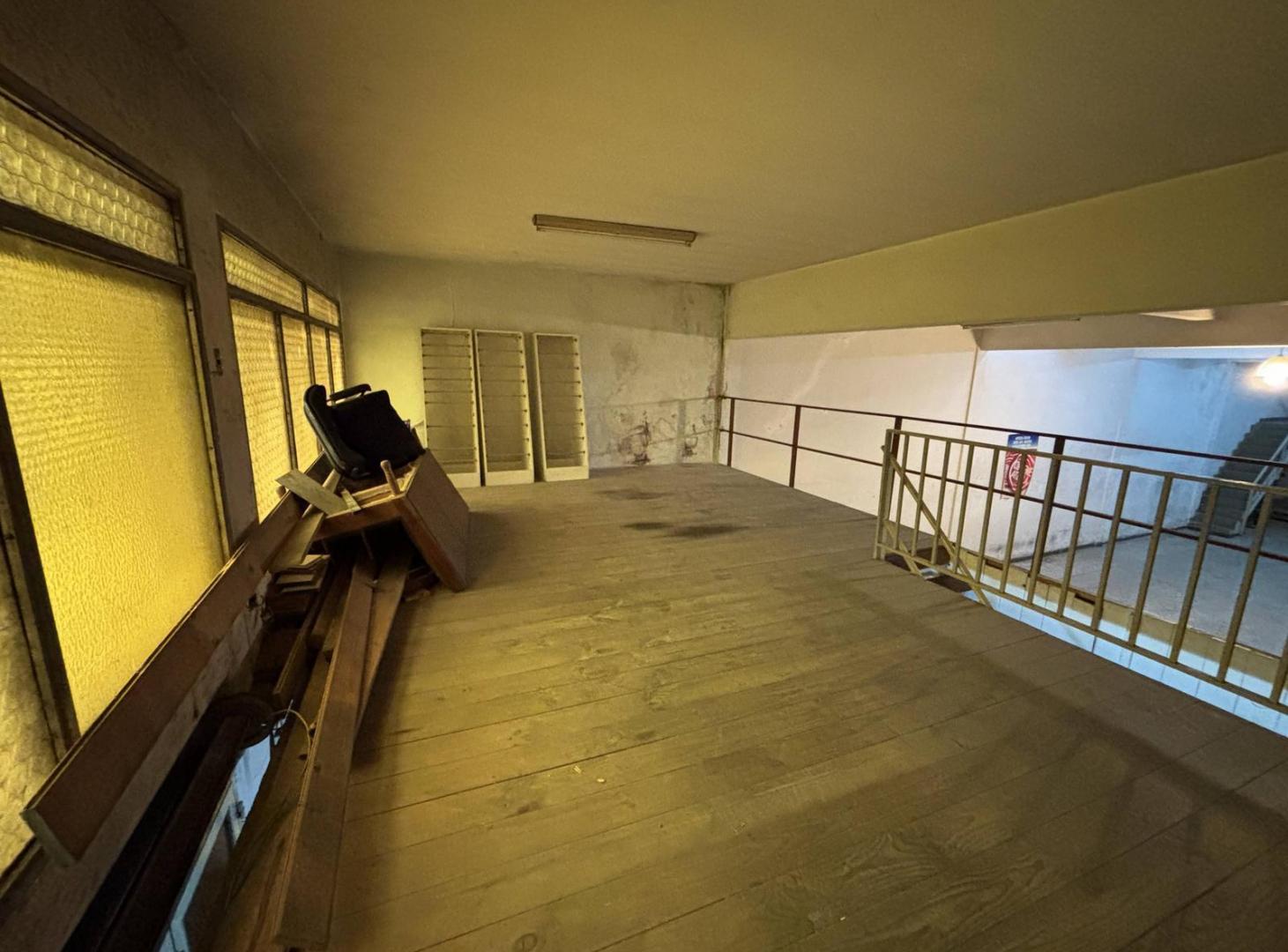 Foto de Local comercial / deposito en alquiler 260 m2 totales, imagen 2