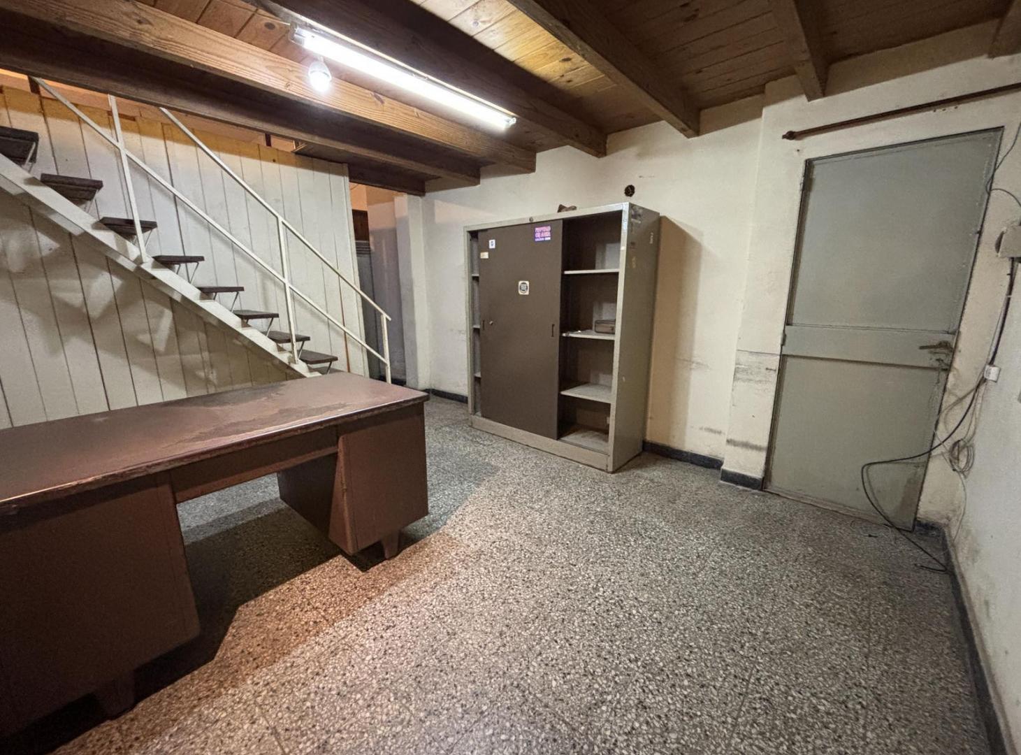Foto de Local comercial / deposito en alquiler 260 m2 totales, imagen 1
