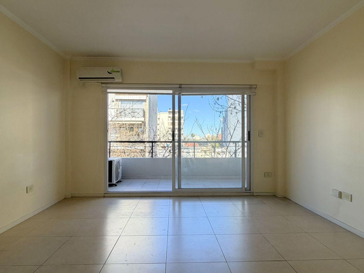 Foto de Moderno Monoambiente al frente con balcón – Villa del Parque, imagen 4