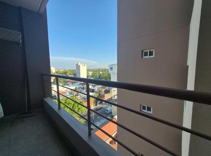 Venta departamento 6 ambiente en Lanús cochera 2