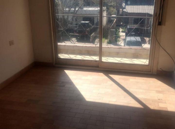 Edificio con 7 Departamentos local Merlo Venta 5
