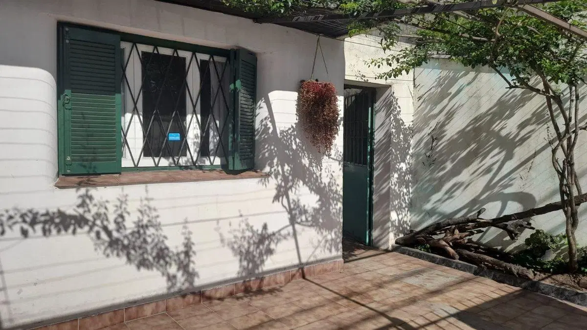 VENTA DE CASA 3 AMBIENTES EN MORÓN 5