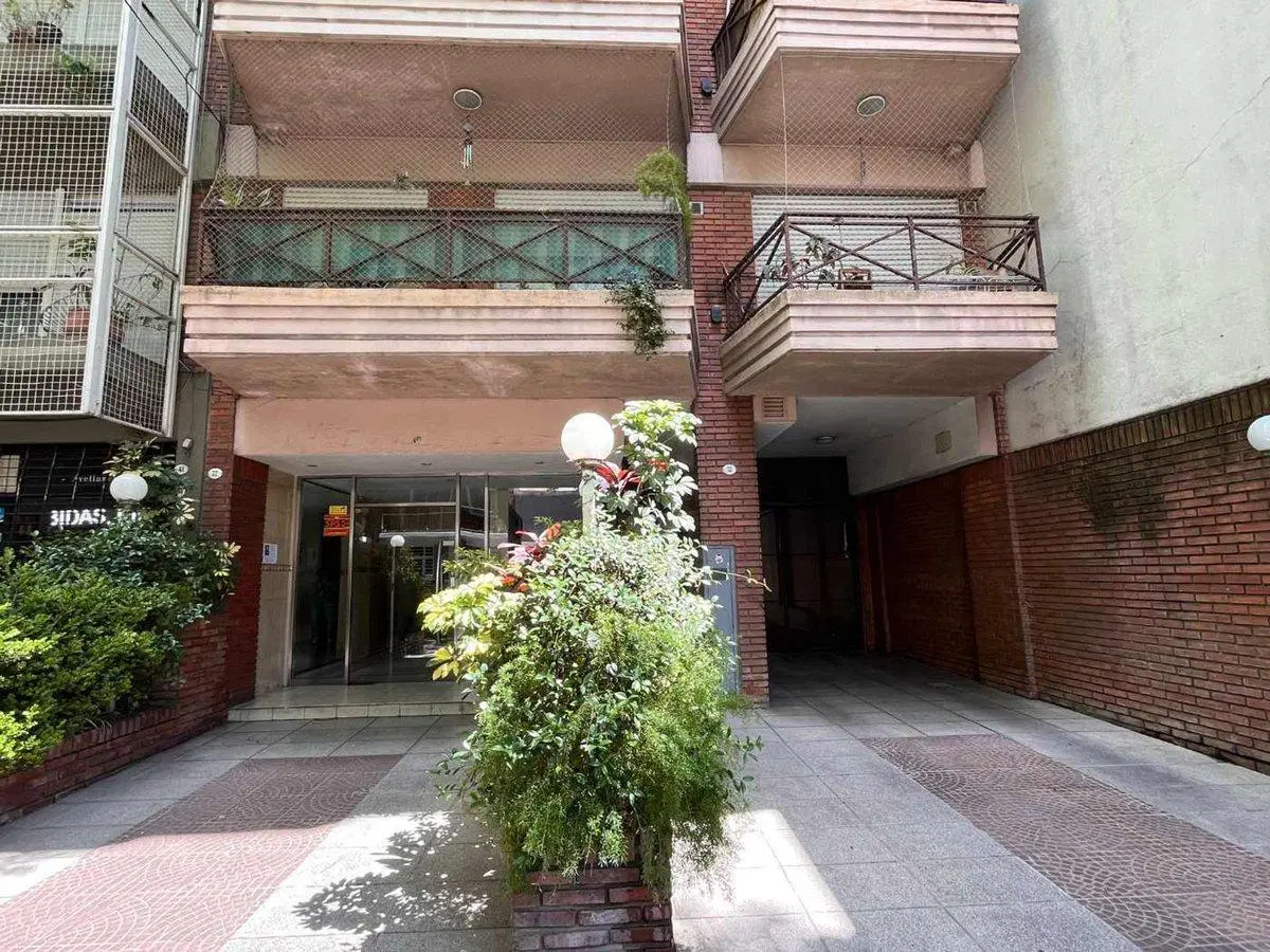 Cochera descubierta 2 bauleras en venta caballito 5