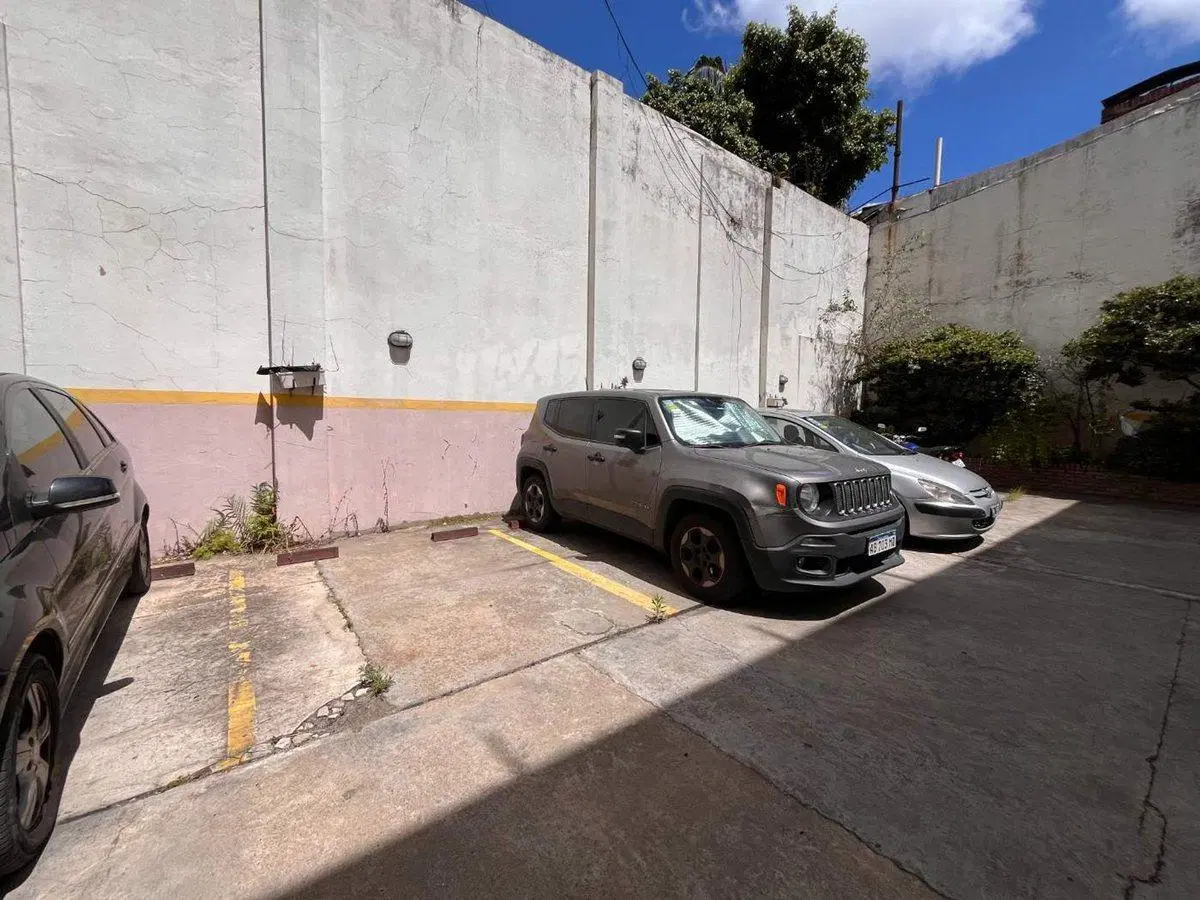 Cochera descubierta 2 bauleras en venta caballito 3