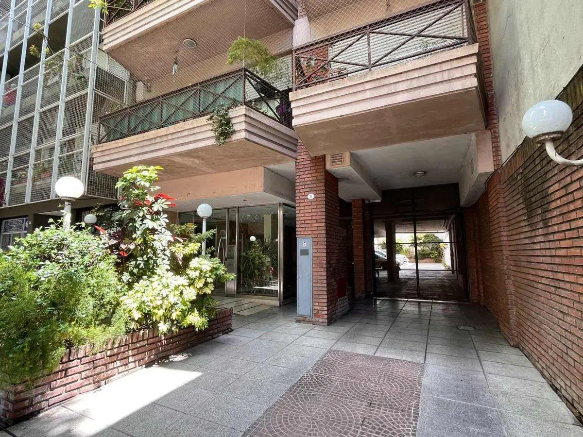 Cochera descubierta 2 bauleras en venta caballito 2