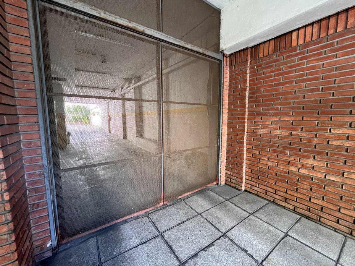 Cochera descubierta 2 bauleras en venta caballito