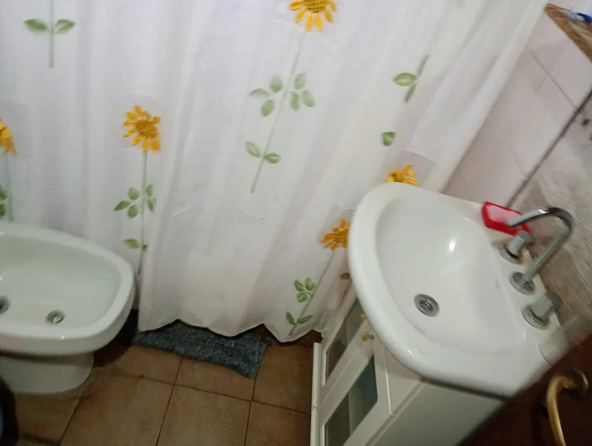 VENTA CASA MULTIFAMILIAR 2 LOCALES LAFERRERE 5