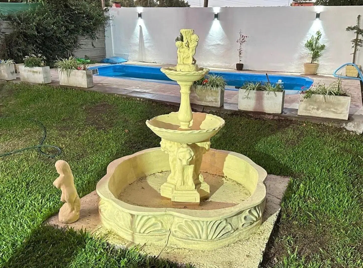 Venta casa 4 ambientes con pileta Trujui 2
