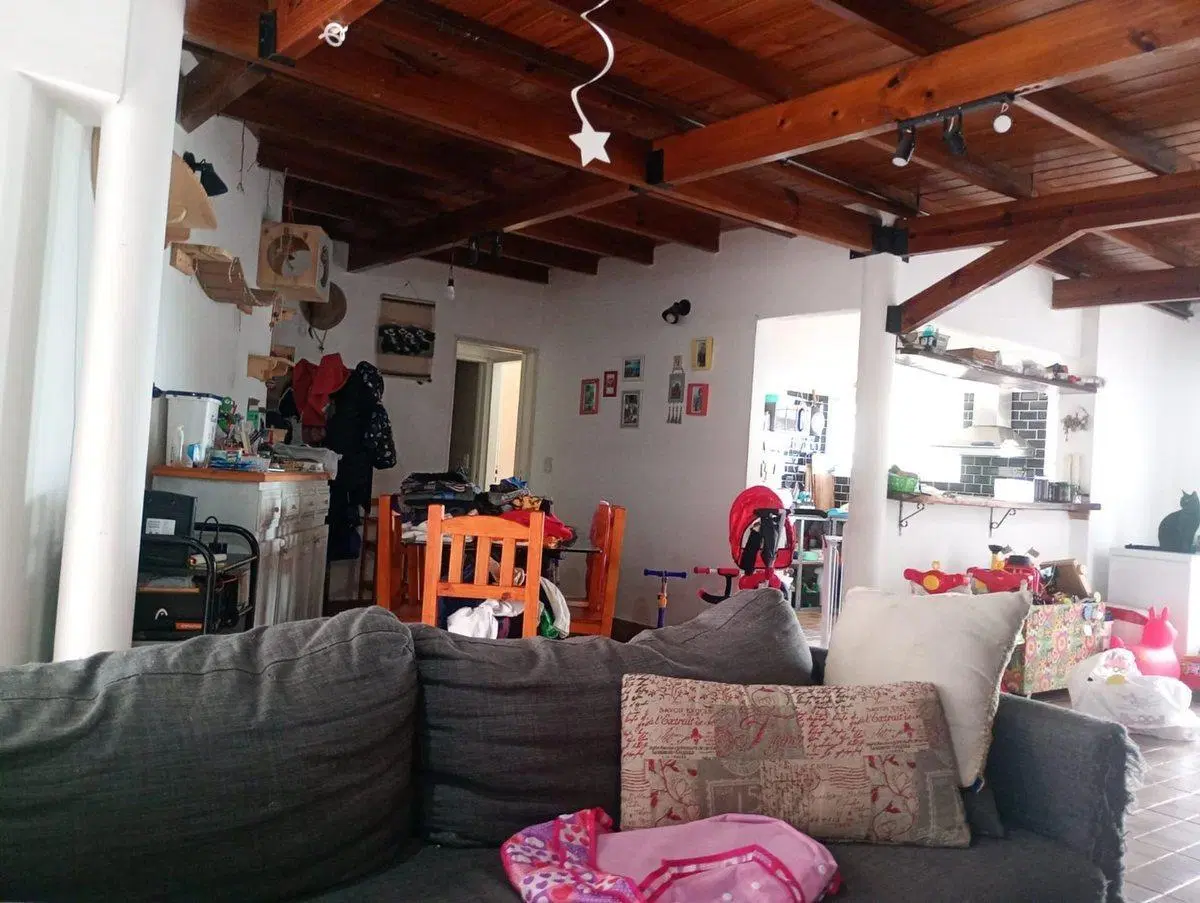 CASA 5 AMBIENTES PILETA VENTA VILLA LUZURIAGA 3