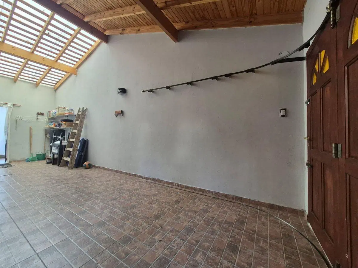 Venta casa 6 ambientes en El Palomar 2