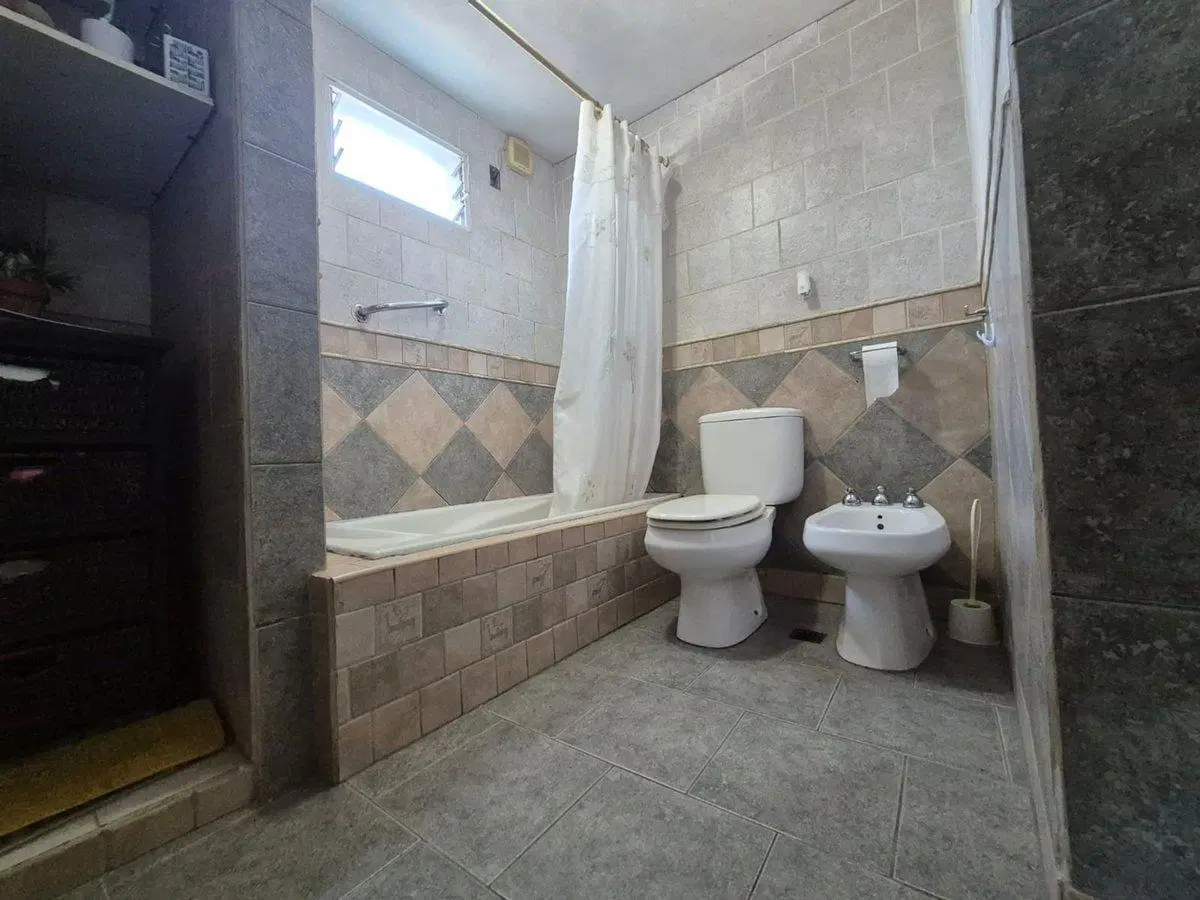 Venta casa 6 ambientes en El Palomar 5