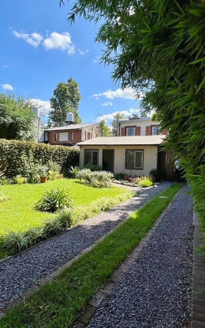 Venta casa Villa Luzuriaga 6 ambientes 5