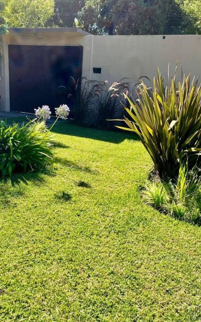 Venta casa Villa Luzuriaga 6 ambientes 3