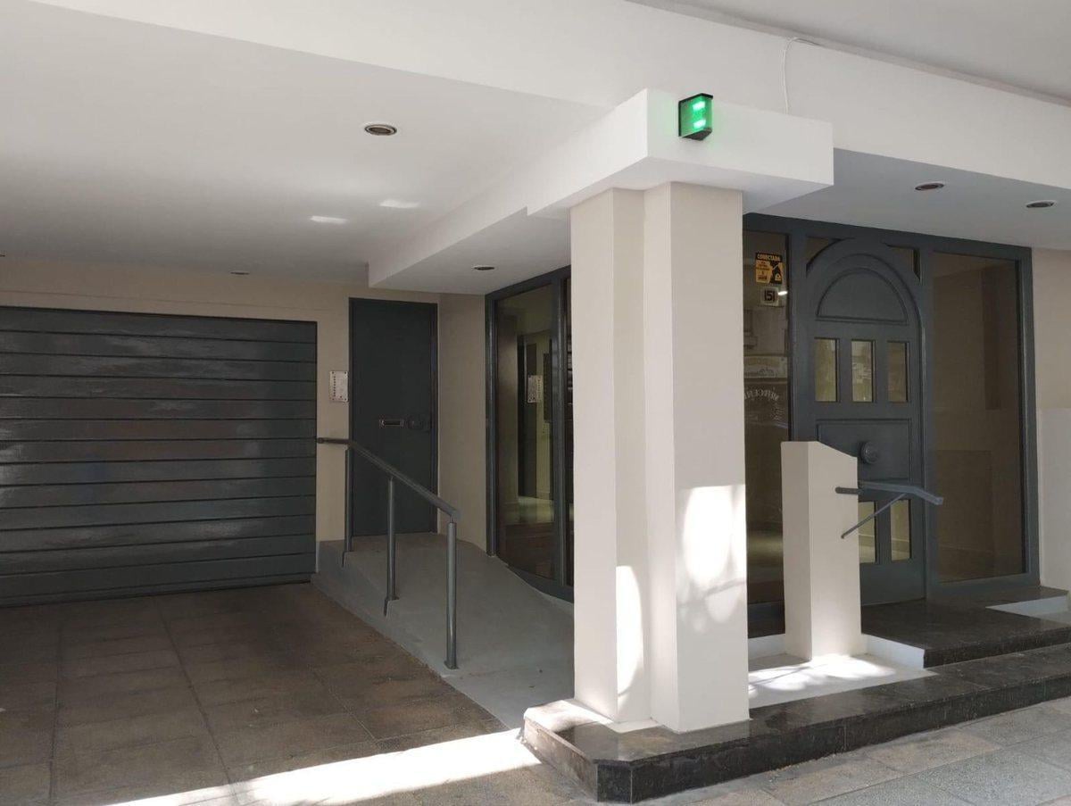 VENTA DEPARTAMENTO FLORES 4 AMB DEPENDENCIA