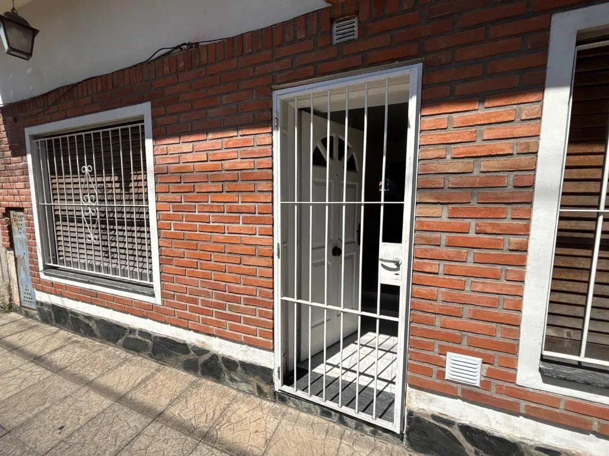 VENTA CASA MULTIFAMI 5 AMBIENTES LOMAS DEL MIRADOR 3
