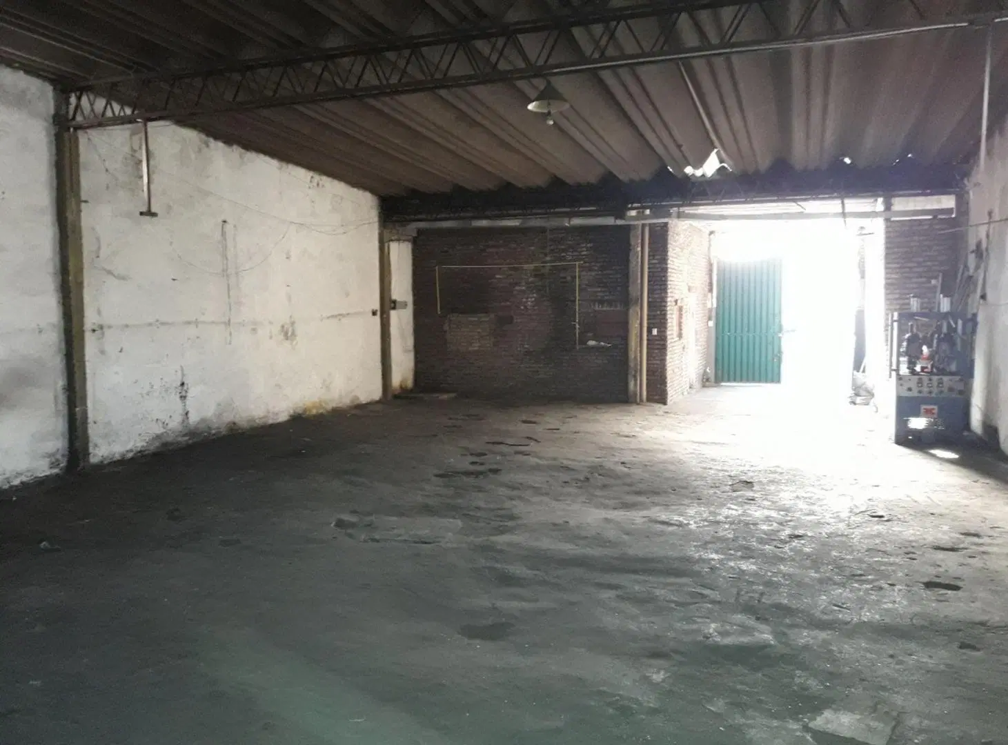 VENTA DE GALPON CON DTO.3 AMBIENTES Y MONOAMBIENTE 5