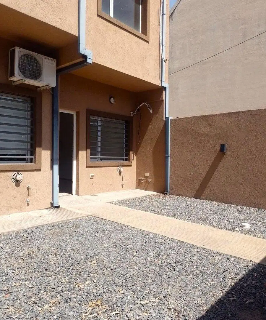 VENTA DE DUPLEX 3 AMBIENTES PARQUE LELOIR 3
