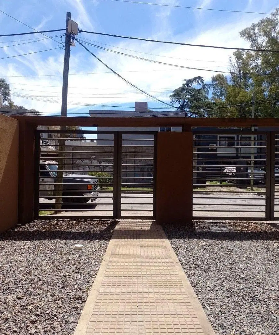 VENTA DE DUPLEX 3 AMBIENTES PARQUE LELOIR 4