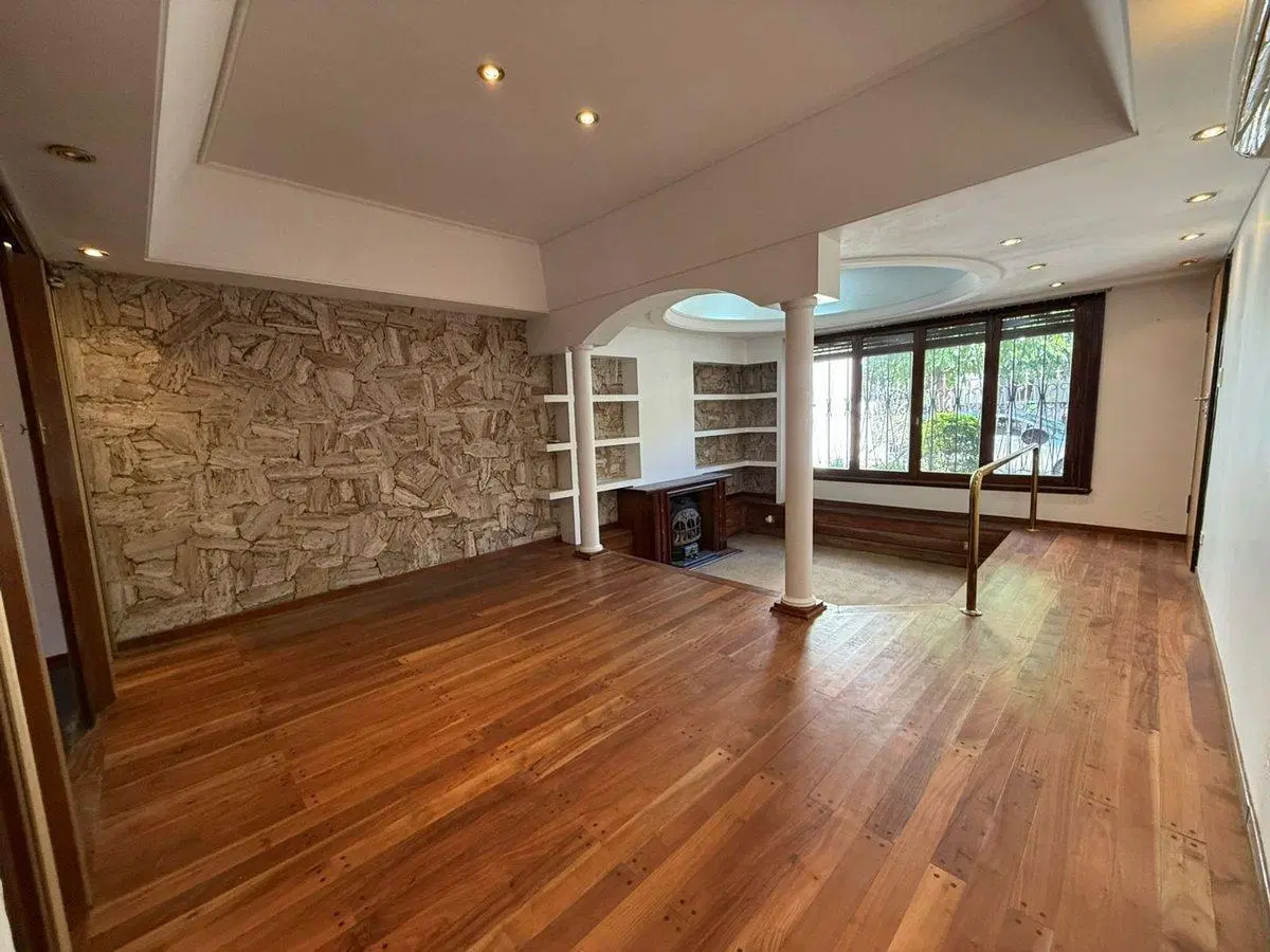 Venta casa 8 ambientes Ramos Mejía 3