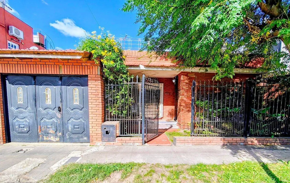 VENTA CASA 3 AMBIENTES VILLA LUZURIAGA 5