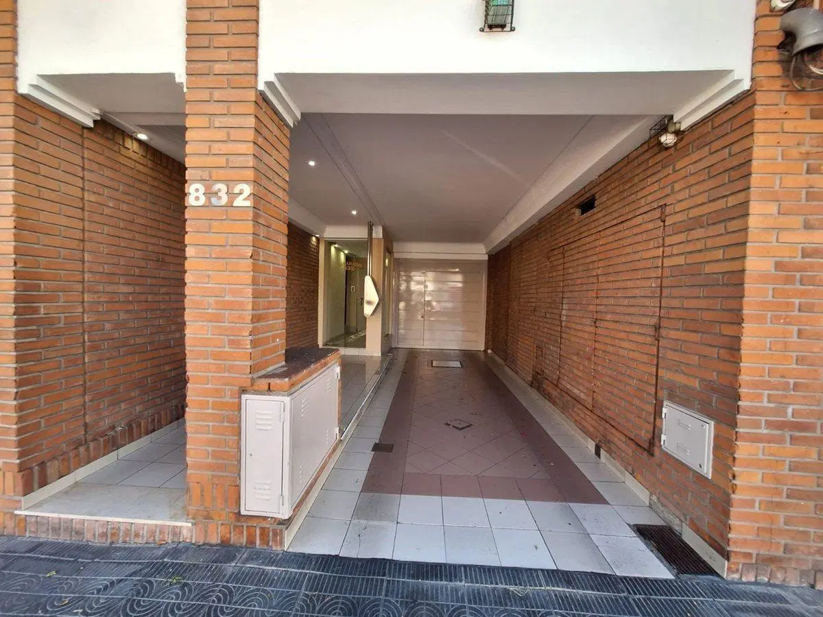 VENTA COCHERA DESCUBIERTA RAMOS MEJIA 3