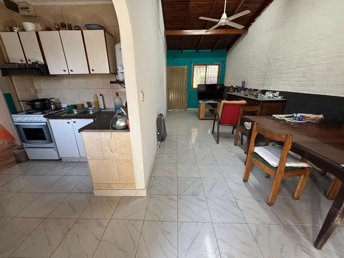 VENTA CASA 4 AMBIENTES MORENO 4