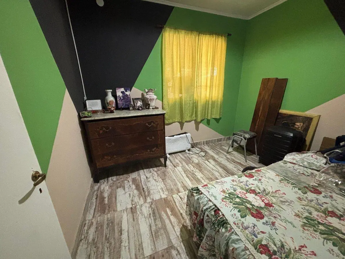 VENTA CASA 4 AMBIENTES MORENO 5