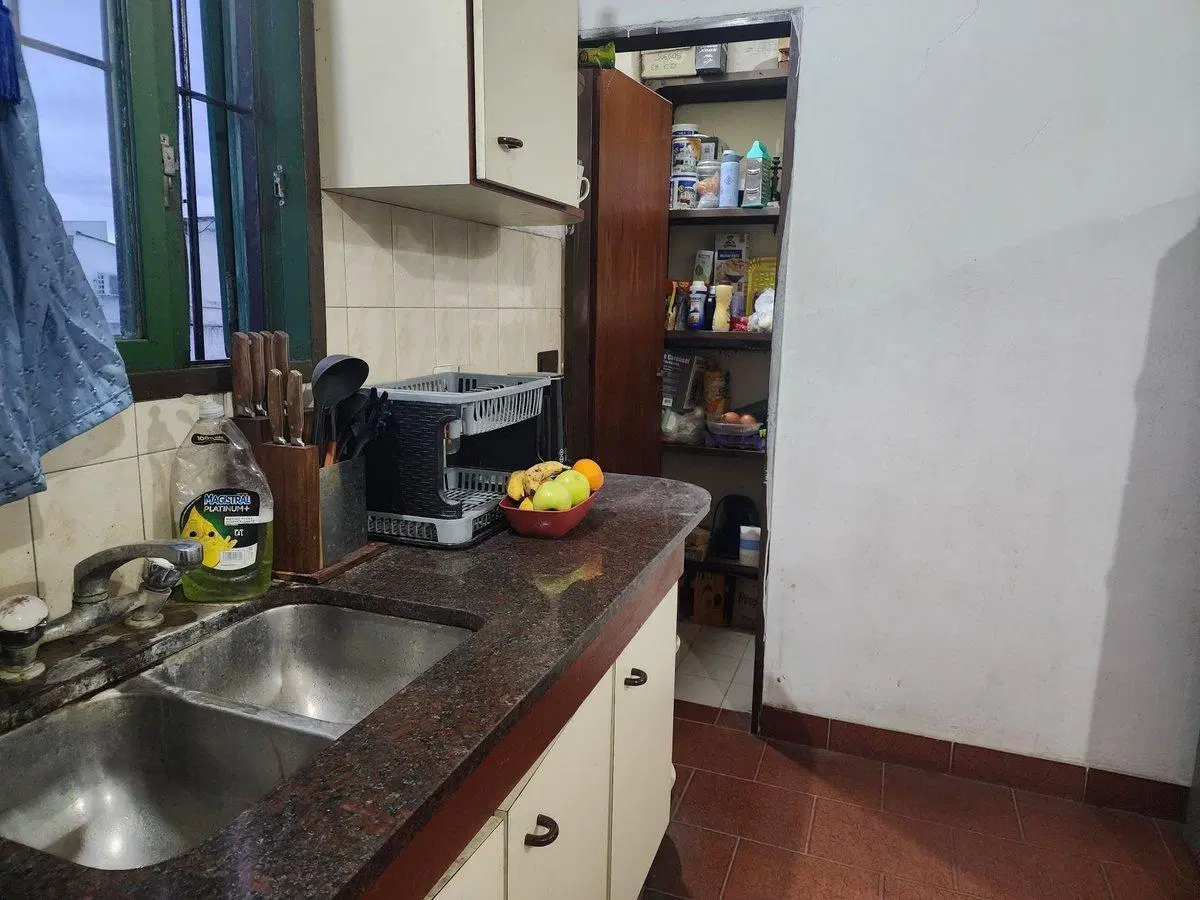 Venta casa multifamiliar 6 ambientes G. Catán 4