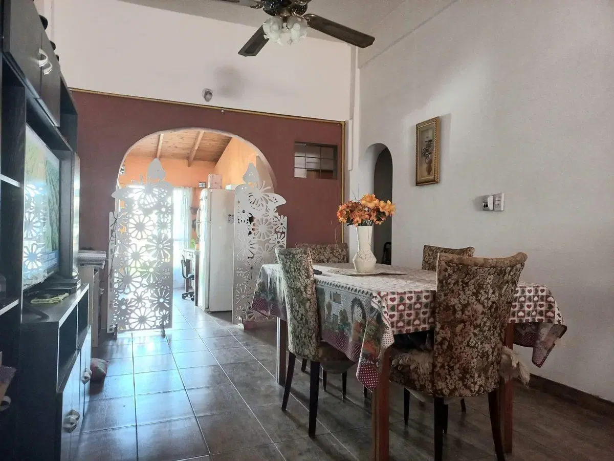Venta Casa  3 ambientes G. Catán 4