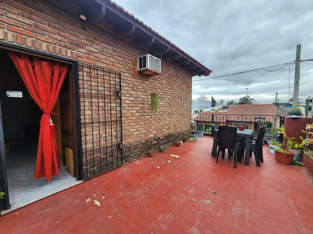 Venta PH 3 ambientes  G. Catán 4