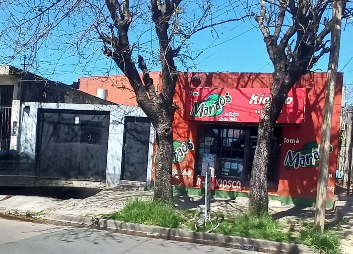 VENTA CASA 4 AMBIENTES EN ISIDRO CASANOVA 4
