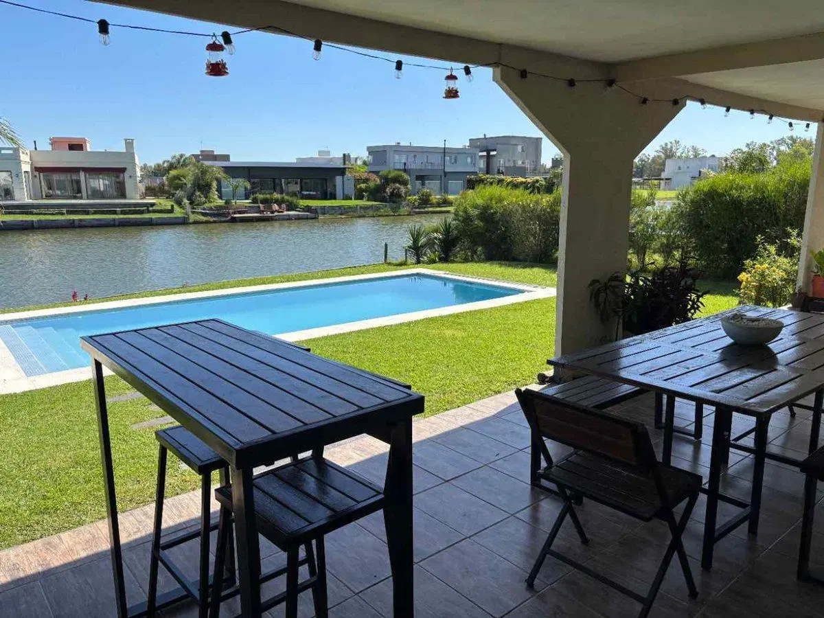 VENTA CASA 4 AMBIENTES EN BARRIO SANTA ISABEL 4