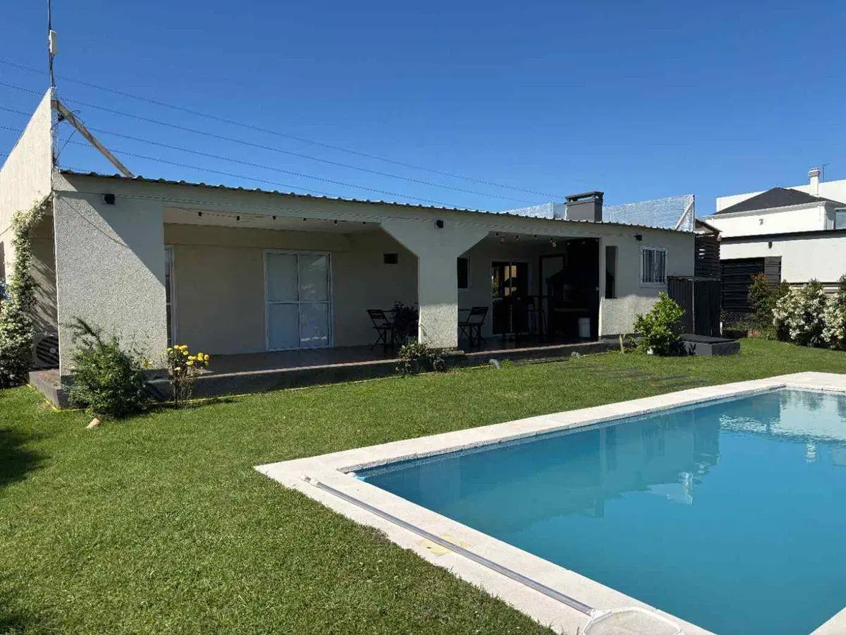 VENTA CASA 4 AMBIENTES EN BARRIO SANTA ISABEL 3