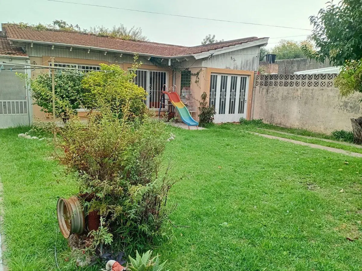 VENTA DE CASA 3 AMBIENTES BANDFIELD 5